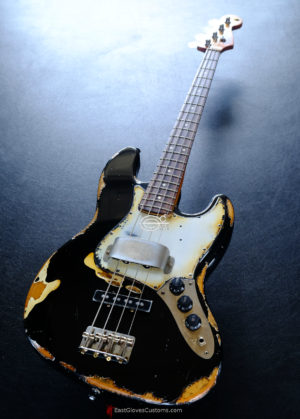 FENDER STANDARD JAZZ BASS BLACK 60's PICKUPS HEAVY RELIC AGED (SOLD)
