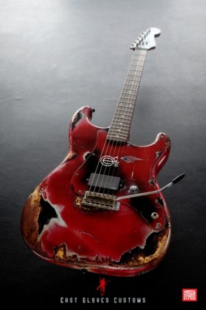 Squier ST-331 Stratocaster Red / Black Made in Japan Heavy Aged Relic by East Gloves Customs