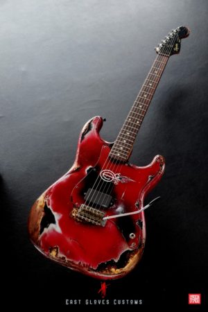 Squier ST-331 Stratocaster Red / Black Made in Japan Heavy Aged Relic by East Gloves Customs - Image 8