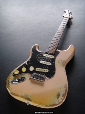 Fender Stratocaster Relic Shell Pink [Left Handed] (SOLD)