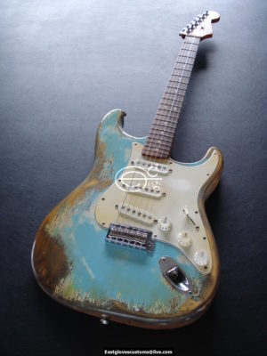Fender Stratocaster Relic Daphne Blue (SOLD) - Image 4