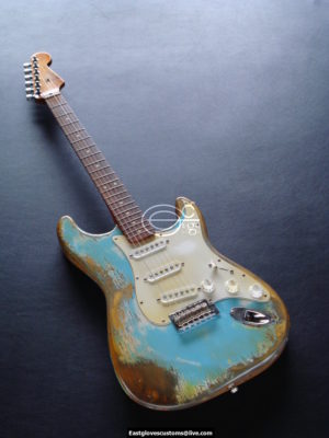 Fender Stratocaster Relic Daphne Blue (SOLD) - Image 11