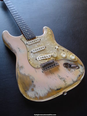 Fender Stratocaster Relic Shell Pink (SOLD)