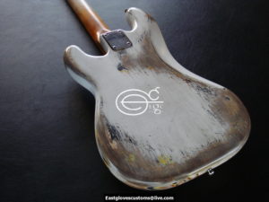 Fender Squier Precision Bass Fretless Dirty White Heavy Relic (Made in Japan) (SOLD) - Image 3