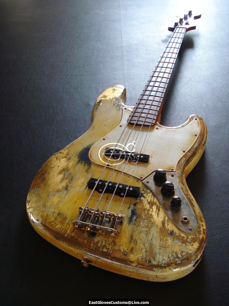 Heavy bass. Fender Jazz Bass White Relic. Jazz Bass Relic. Fender Heavy Relic. Fender Jazz Bass Heavy Relic.