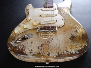 Fender Stratocaster Heavy Relic Vintage White Made in USA Gold Edition [Lefty Handed] (SOLD) - Image 4
