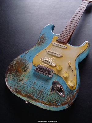 Fender Stratocaster Heavy Relic Daphne Blue (SOLD) - Image 4