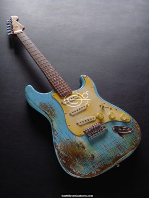 Fender Stratocaster Heavy Relic Daphne Blue (SOLD) - Image 11