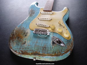 Fender Stratocaster Heavy Relic Daphne Blue (SOLD) - Image 3