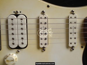 Fender Stratocaster Special Edition Heavy Relic Black on Cherryburst (SOLD) - Image 3