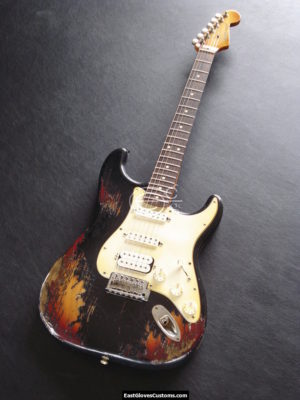 Fender Stratocaster Special Edition Heavy Relic Black on Cherryburst (SOLD) - Image 6