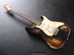Fender Stratocaster Special Edition Heavy Relic Black on Cherryburst (SOLD) - Image 8