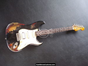 Fender Stratocaster Special Edition Heavy Relic Black on Cherryburst (SOLD) - Image 9