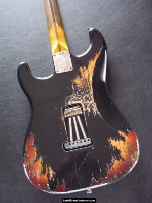 Fender Stratocaster Special Edition Heavy Relic Black on Cherryburst (SOLD) - Image 5