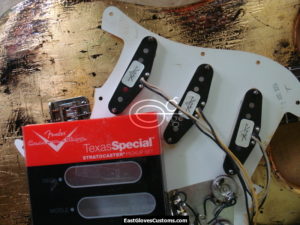 Fender Stratocaster American Custom Shop Texas Special Pickups Relic Gold Edition (SOLD) - Image 5