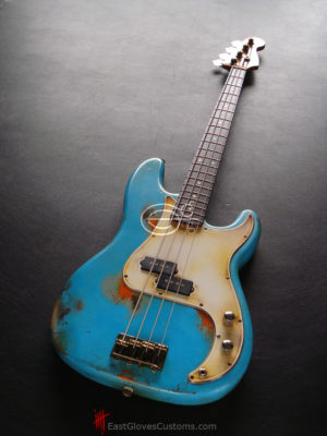 Fender Precision Bass Relic Ocean Blue Turquoise Relic (SOLD) - Image 2