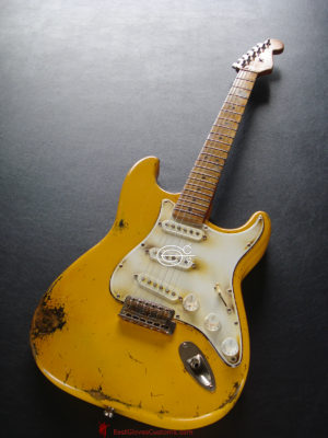 Fender Stratocaster Relic 50th Anniversary Yellow (SOLD) - Image 3