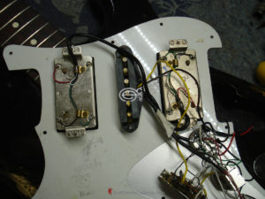 Fender Stratocaster H/S/H Relic Black (SOLD) - Image 4