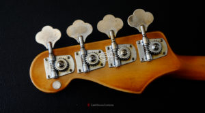 FENDER STANDARD JAZZ ฺBASS VINTAGE WHITE HEAVY RELIC AGED (SOLD) - Image 12