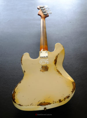 FENDER STANDARD JAZZ ฺBASS VINTAGE WHITE HEAVY RELIC AGED (SOLD) - Image 10