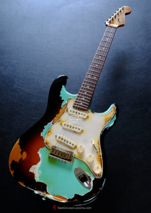 Fender Stratocaster Relic Surf Green on Sunburst Made in USA (SOLD) - Image 5
