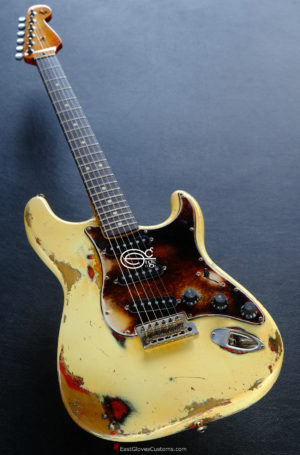 Fender Stratocaster Vintage White FN Series with Gold Leaf Made in USA Aged Relic (Rare)(SOLD) - Image 3