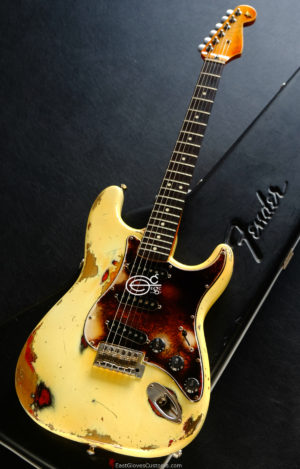 Fender Stratocaster Vintage White FN Series with Gold Leaf Made in USA Aged Relic (Rare)(SOLD) - Image 2