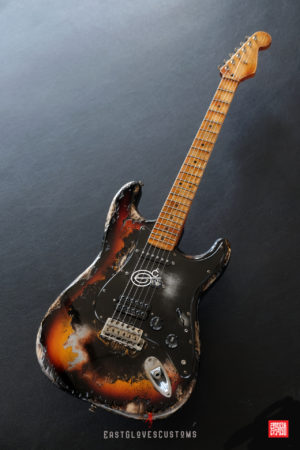 Fender Stratocaster HSS Deluxe Series Sunburst Heavy Aged Relic by East Gloves Customs - Image 5
